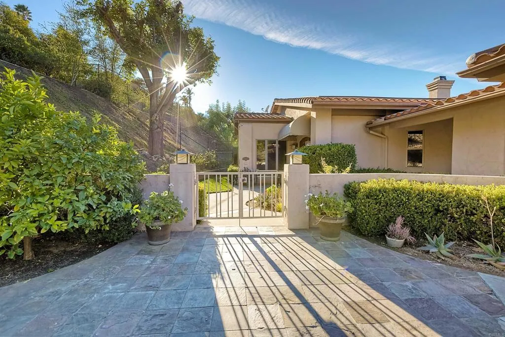 https://cdn.realtyfeed.com/cdn/127/306358432/23d8ab6ae2ff6c343bf65e3a5053e2ad.webp