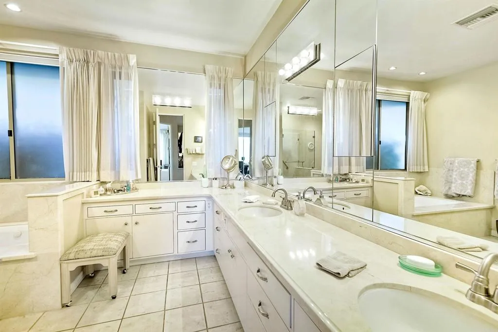 https://cdn.realtyfeed.com/cdn/127/306358432/b6e59da62022381b7c17b6e172585e89.webp