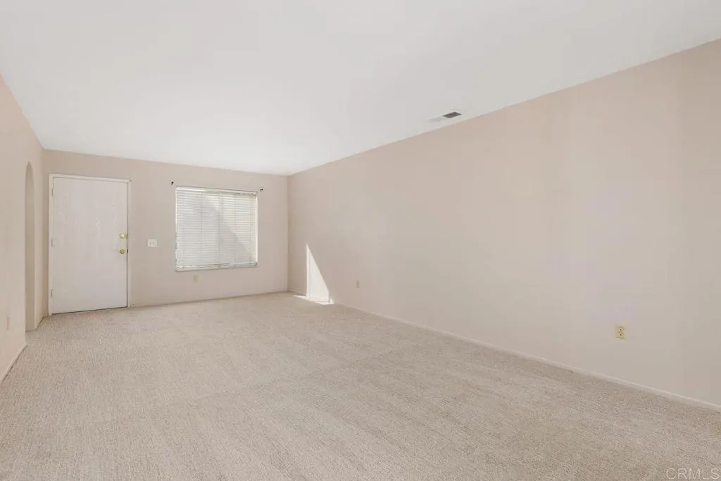 https://cdn.realtyfeed.com/cdn/127/306359114/cf370bdac7b4cc309c158f3055bcc0e2.webp
