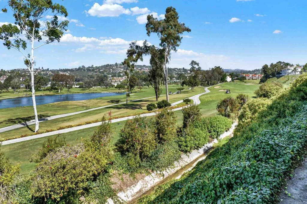 Browse active condo listings in LA COSTA