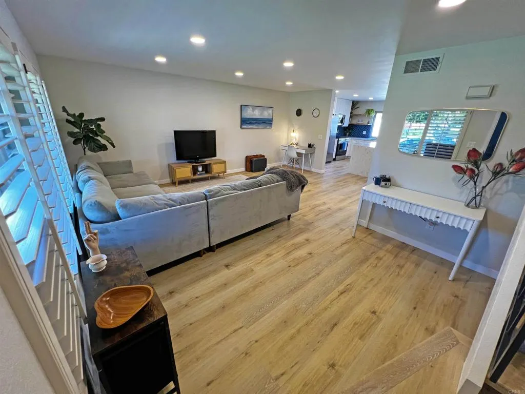 Photo #2: NDP2501254 Listing 