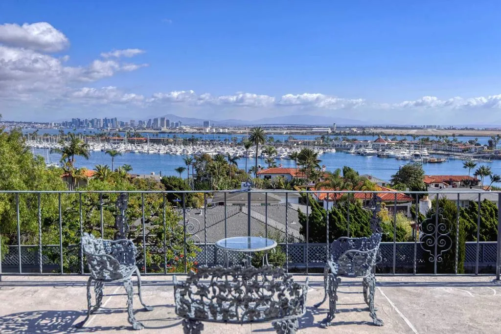 545 San Elijo Street