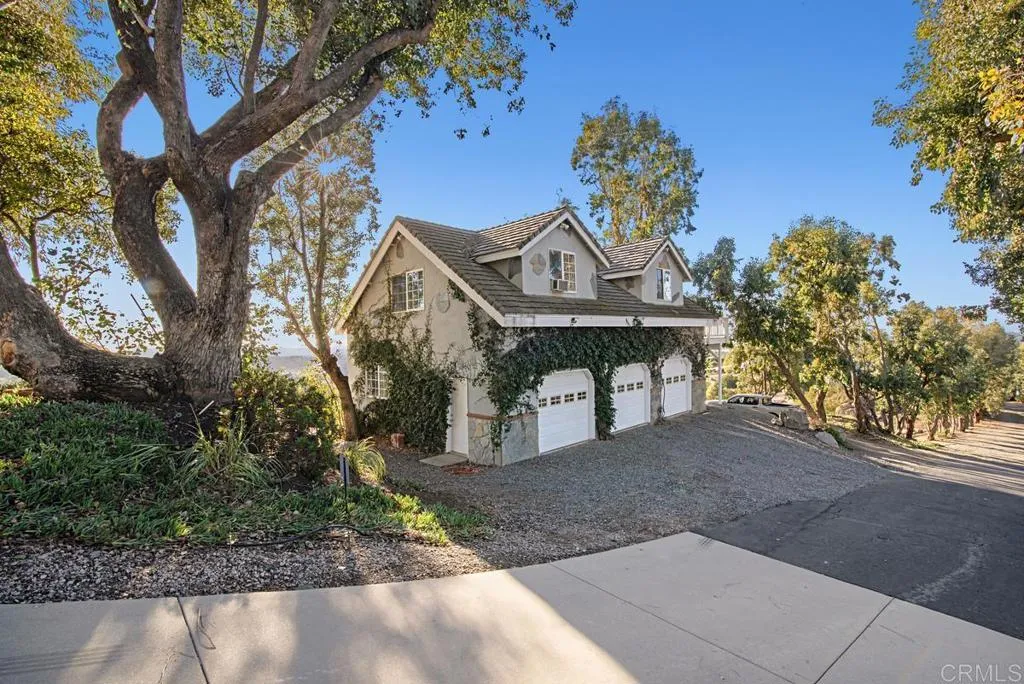 https://cdn.realtyfeed.com/cdn/127/306360209/2d9725f18691314c5ee89021b5d3023c.webp