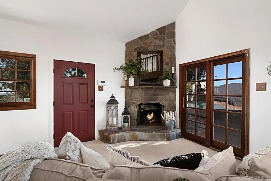 https://cdn.realtyfeed.com/cdn/127/306360209/2f65fe3ff23acfa3b5f135e825ef0e23.webp