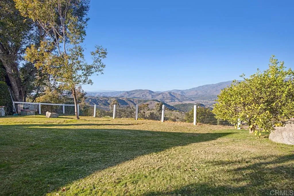 https://cdn.realtyfeed.com/cdn/127/306360209/abbb45e0f9c5fce6f0e33de92fa7d3c5.webp