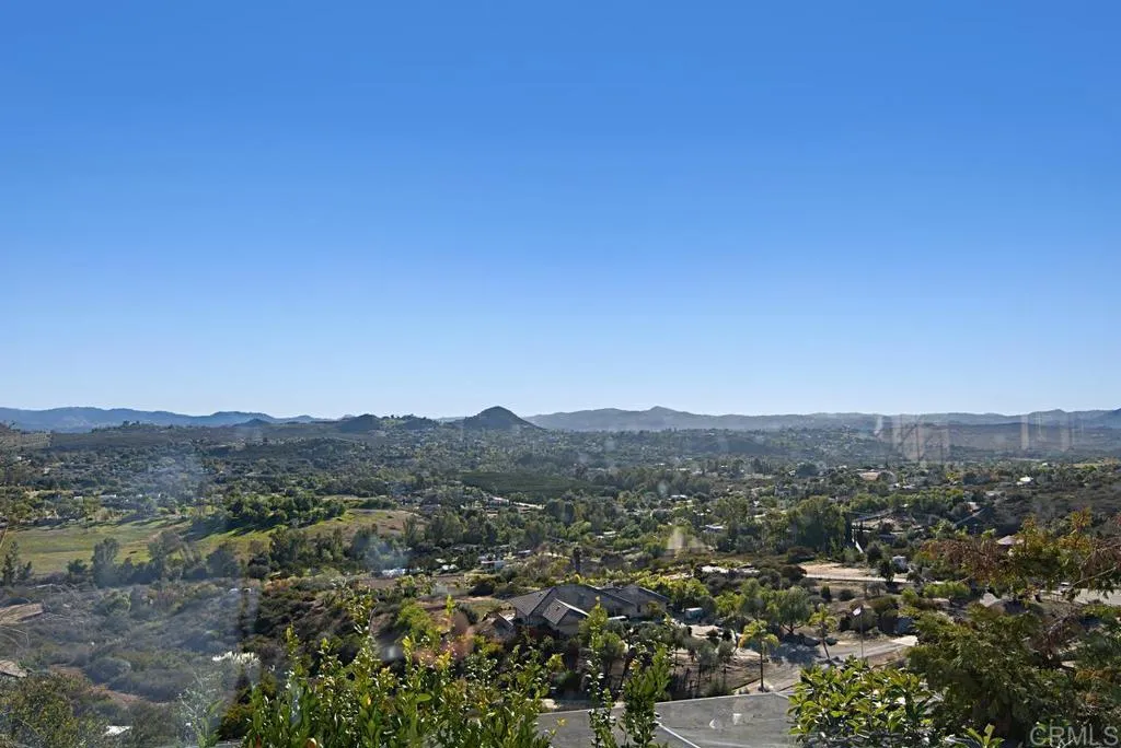 https://cdn.realtyfeed.com/cdn/127/306360209/e2b852c74a6a4ddc4c5b30c4bd08703d.webp