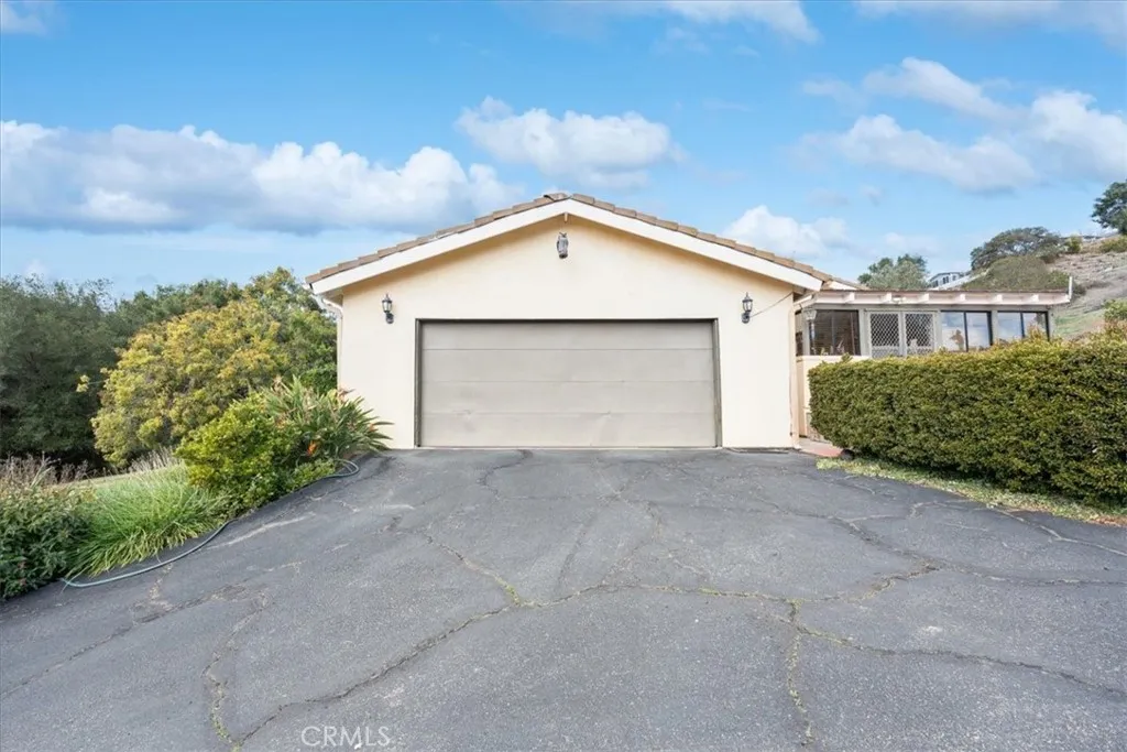 https://cdn.realtyfeed.com/cdn/127/306360695/470731a51311c6421aae70db18e449b4.webp