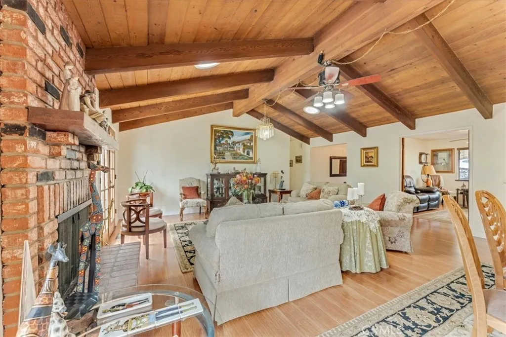 https://cdn.realtyfeed.com/cdn/127/306360695/707c232c51b2a91e86a0b57d13e09349.webp