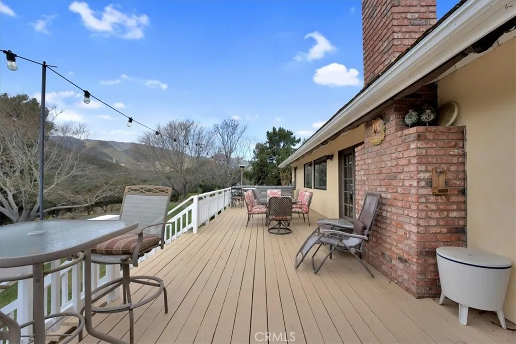 https://cdn.realtyfeed.com/cdn/127/306360695/7cb996863f57ab574cfc8e5ec9315377.webp