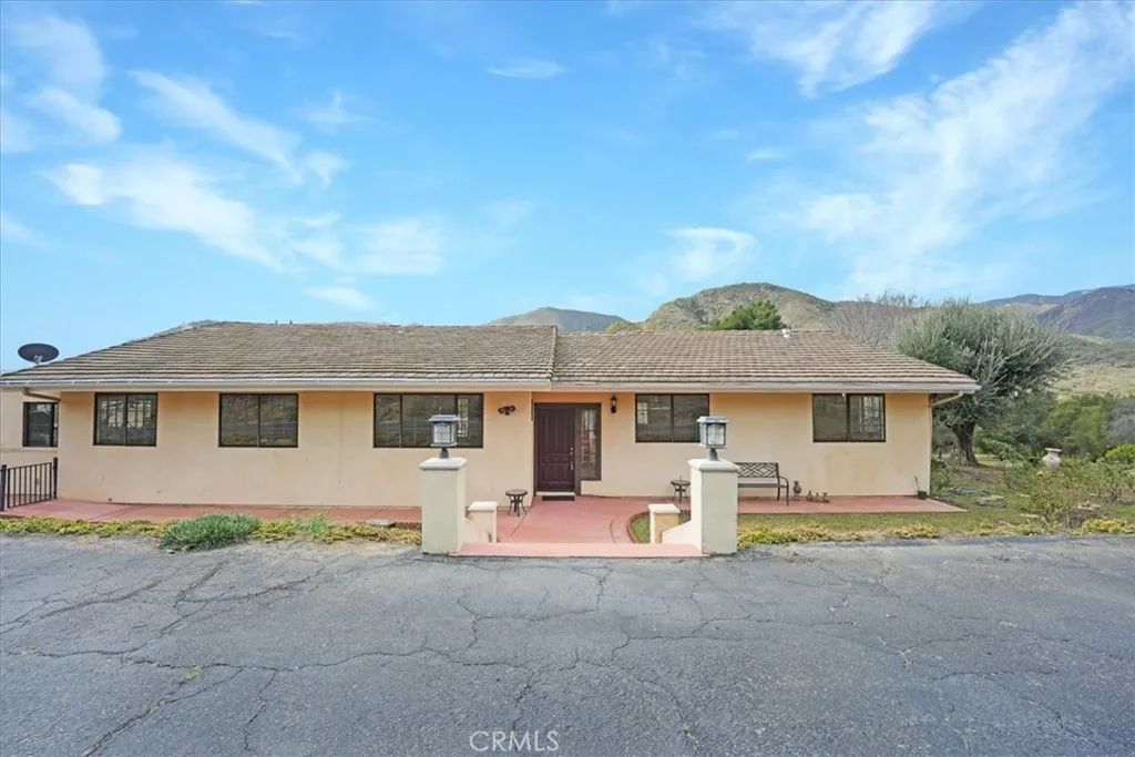 https://cdn.realtyfeed.com/cdn/127/306360695/9102cd8971bf4ad517bbbe985ab5cbd3.webp