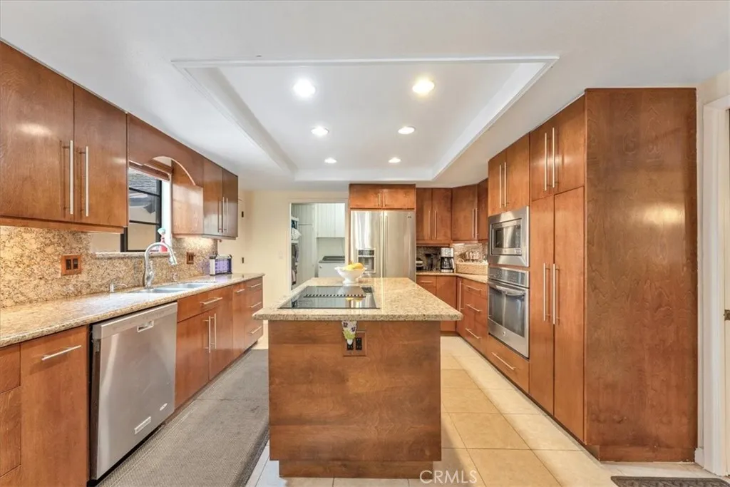 https://cdn.realtyfeed.com/cdn/127/306360695/bae2a9cbbdd70f48eb6d8fb7f62f7231.webp
