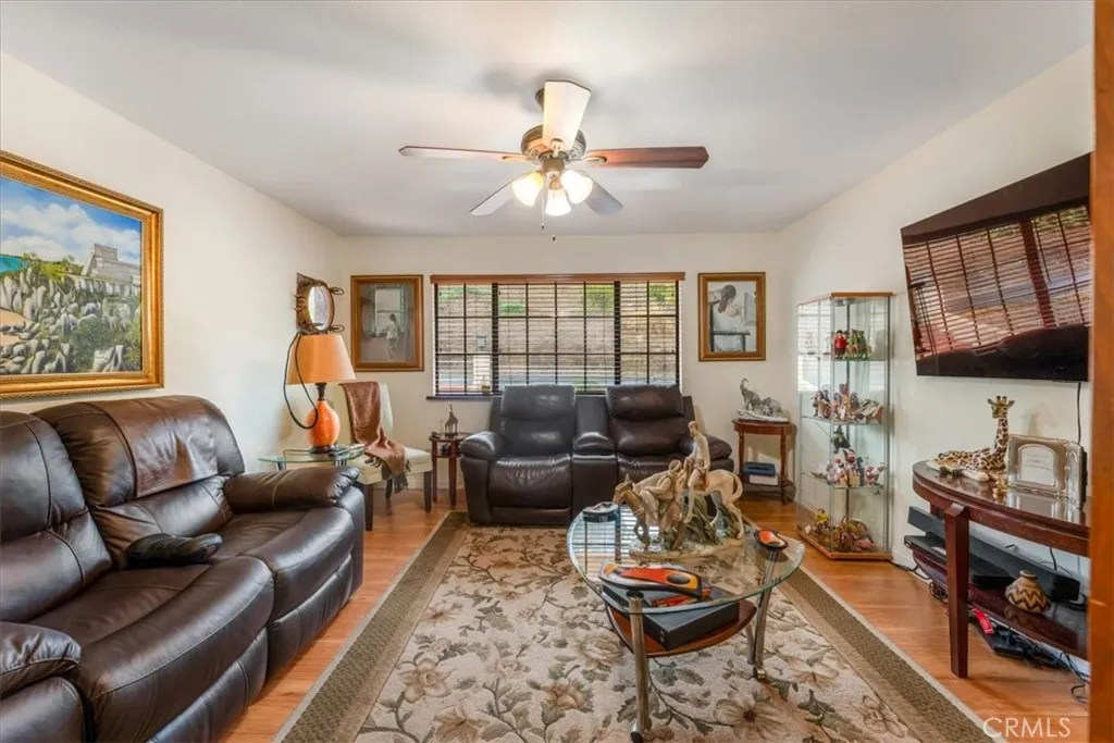 https://cdn.realtyfeed.com/cdn/127/306360695/dd365b7eae61e86aa5975c4155e6ada5.webp