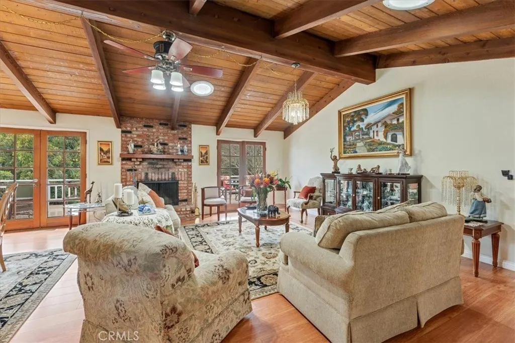 https://cdn.realtyfeed.com/cdn/127/306360695/fe3fcfe6f481acb4f0c0b380c02fac57.webp