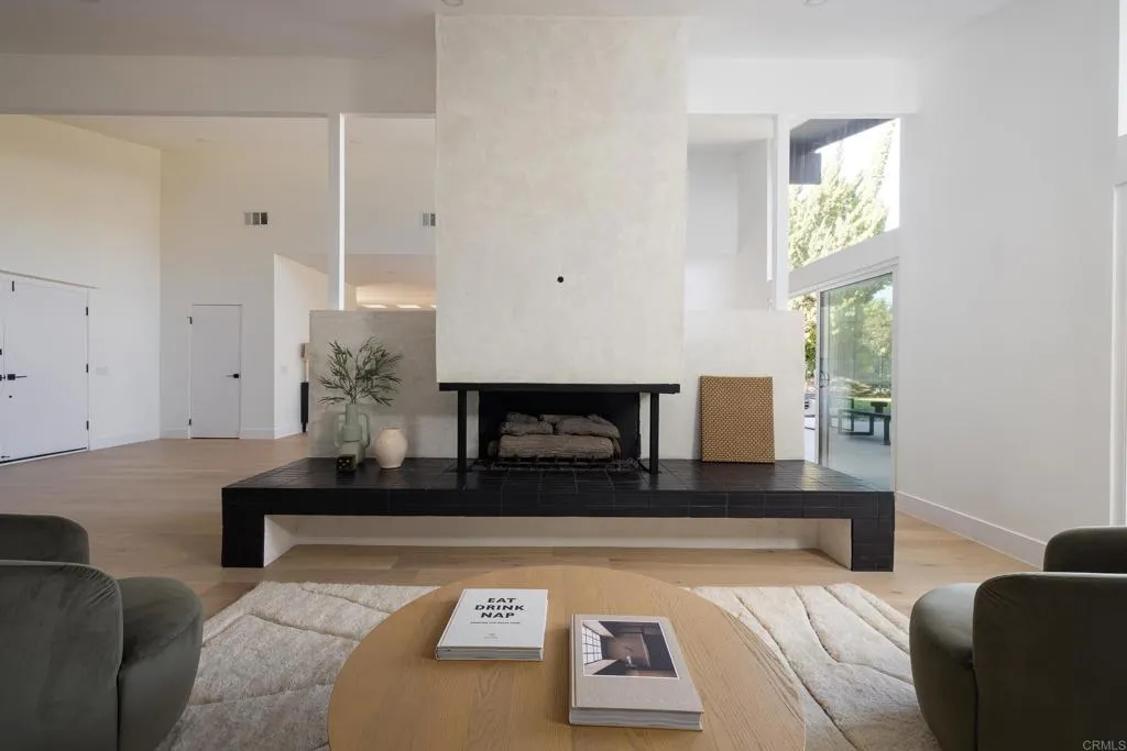 https://cdn.realtyfeed.com/cdn/127/306361112/e78cce8849c7575f77f90bf726560316.webp
