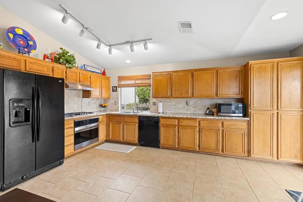 https://cdn.realtyfeed.com/cdn/127/306361441/20fafe07356a831a145a78b011040c45.webp