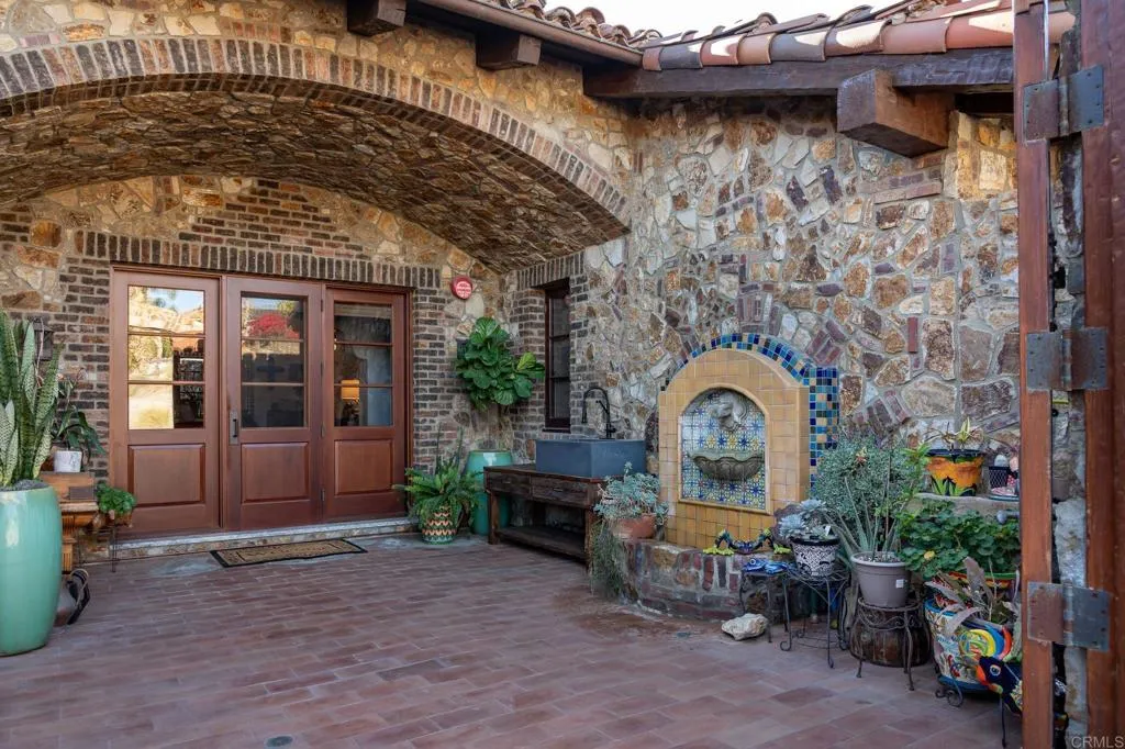 https://cdn.realtyfeed.com/cdn/127/306361626/a6e340d7d7a3a437a7efc4d7d75be41b.webp