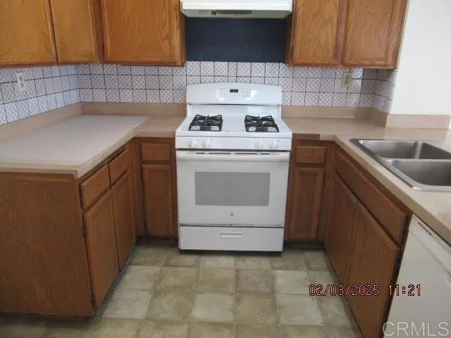 Photo #4: PTP2501009 Listing 
