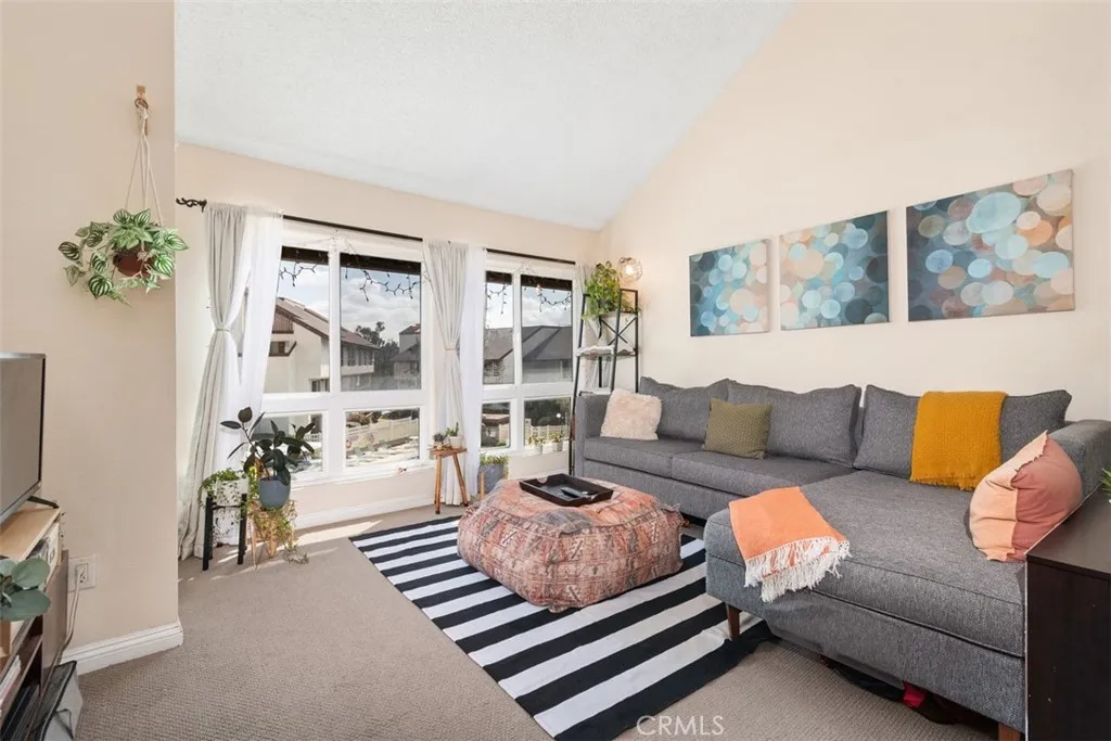 Photo #2: IV25031884 Listing 