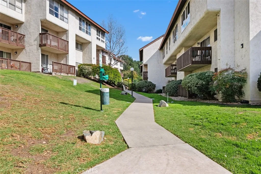 https://cdn.realtyfeed.com/cdn/127/306363572/69a0e8613769436763271b3cbc1c9d21.webp