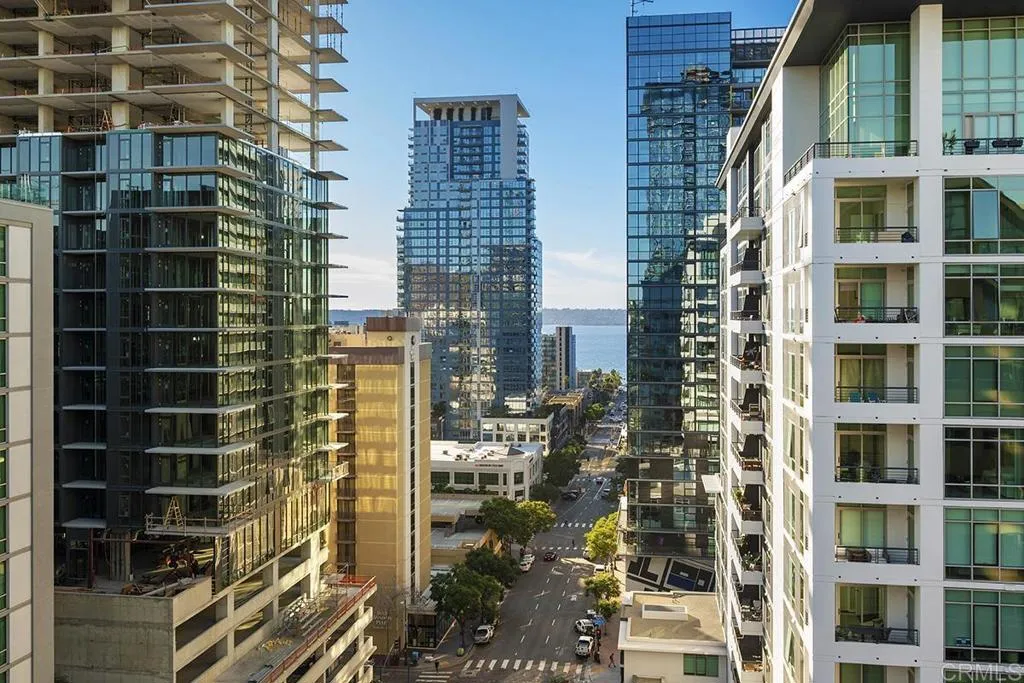 https://cdn.realtyfeed.com/cdn/127/306363821/0ef5a3790cfed1bafc05c0541fa3df07.webp
