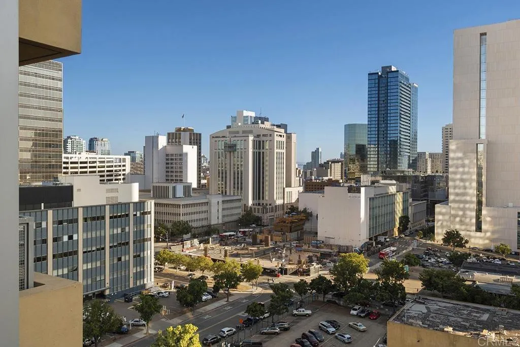 https://cdn.realtyfeed.com/cdn/127/306363821/334ee2931c4434cbe614b3ab87388b1d.webp