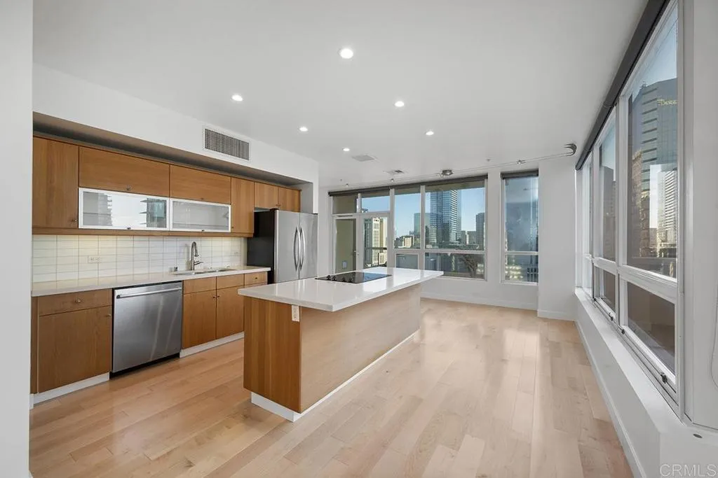 https://cdn.realtyfeed.com/cdn/127/306363821/5895ebba069ed1f7b502ff5356d61e2b.webp