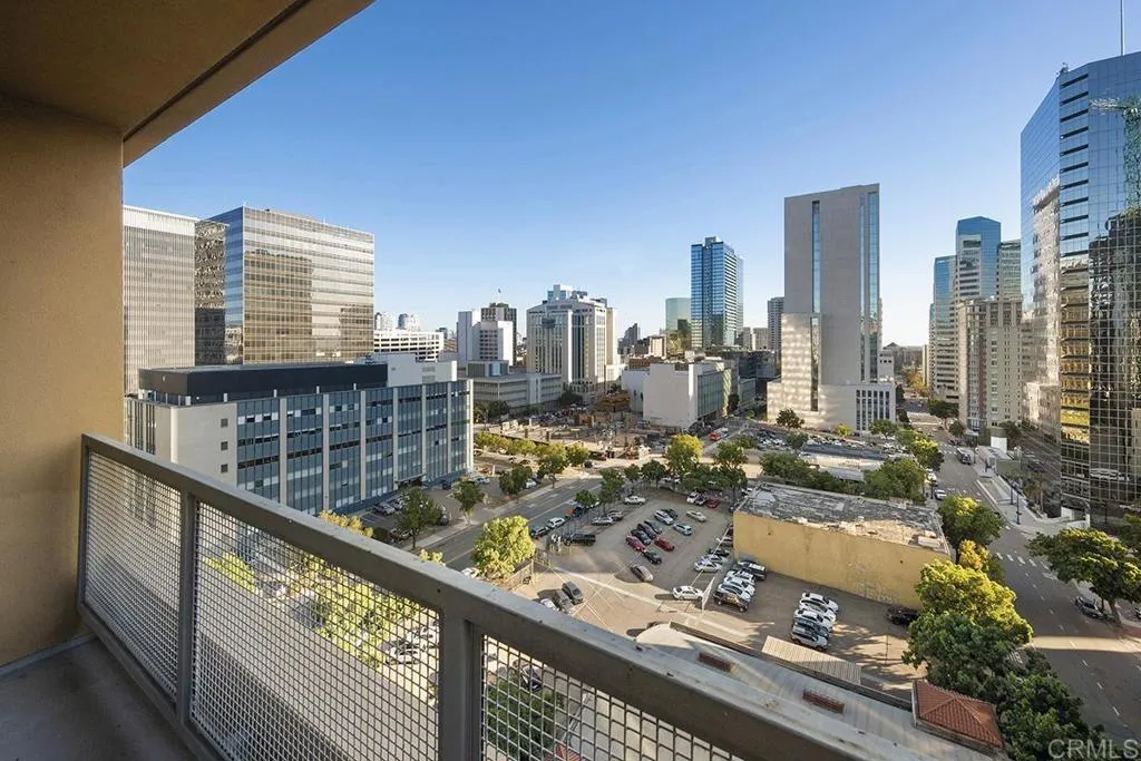 https://cdn.realtyfeed.com/cdn/127/306363821/8aff284bee9c6dc2e80fa16a3344f37e.webp