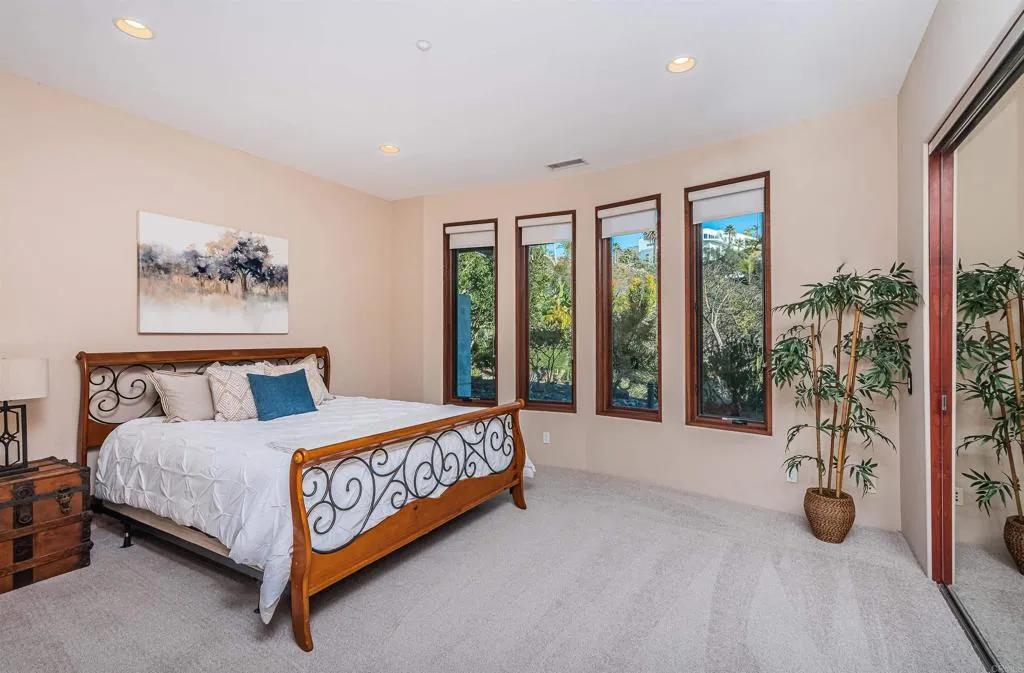 2362 Edgehill Road, Vista, CA, 92084