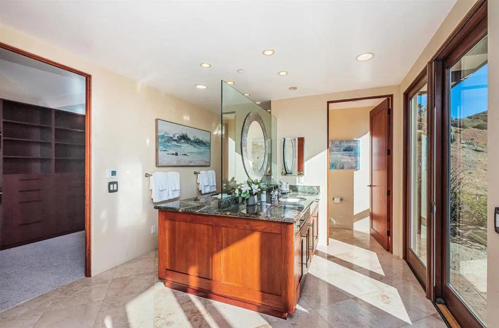 2362 Edgehill Road, Vista, CA, 92084