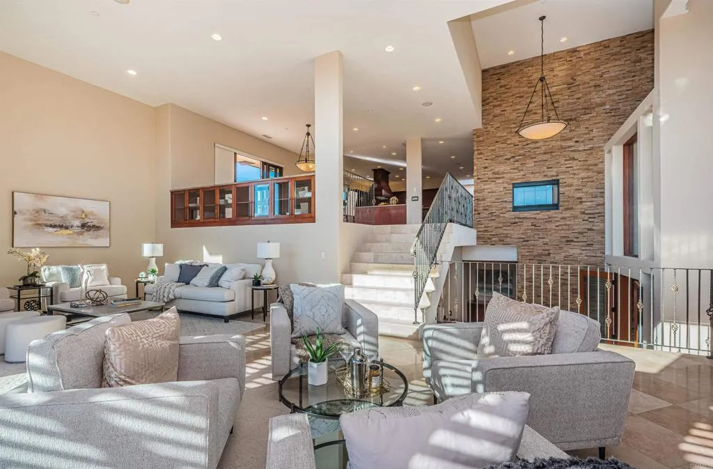 2362 Edgehill Road, Vista, CA, 92084