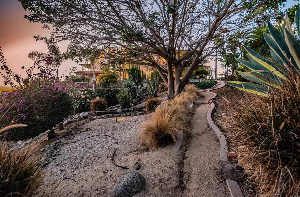 2362 Edgehill Road, Vista, CA, 92084