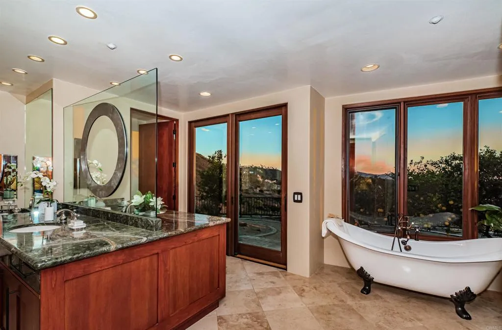 2362 Edgehill Road, Vista, CA, 92084