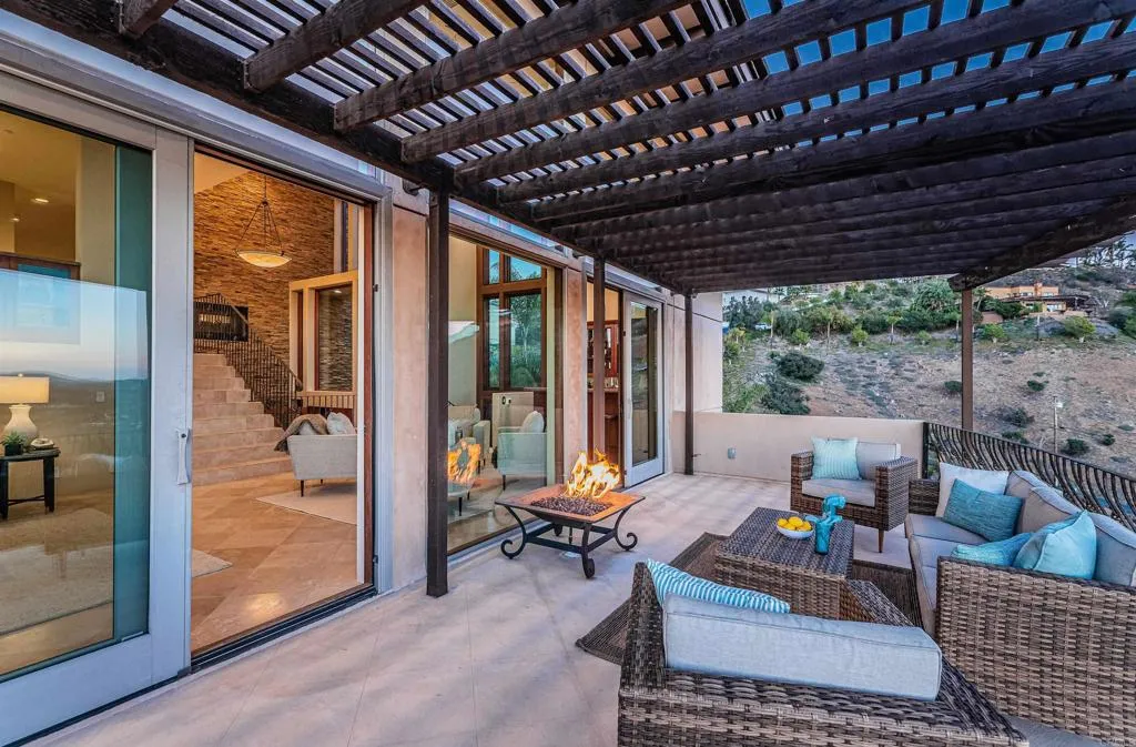 2362 Edgehill Road, Vista, CA, 92084