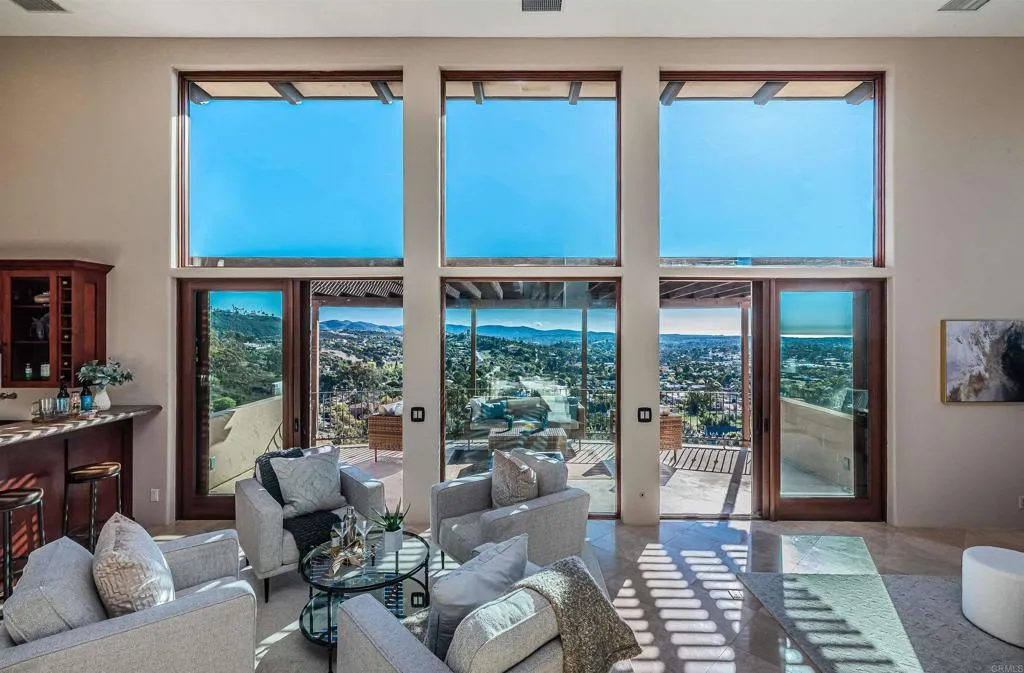 2362 Edgehill Road, Vista, CA, 92084