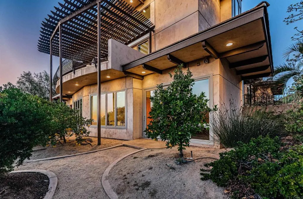 2362 Edgehill Road, Vista, CA, 92084