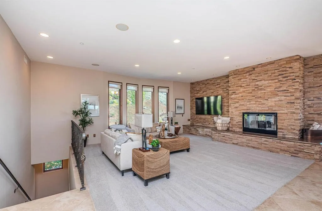 2362 Edgehill Road, Vista, CA, 92084