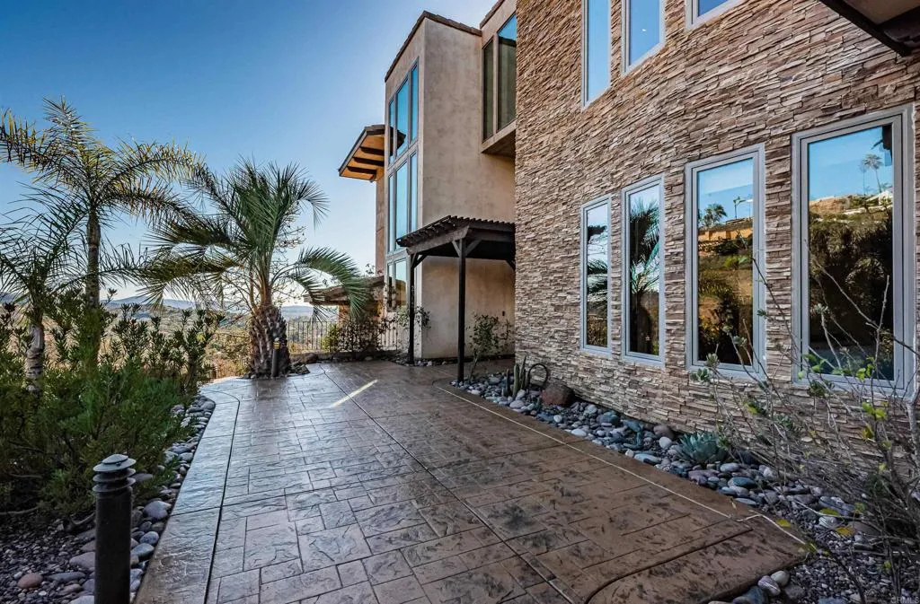 2362 Edgehill Road, Vista, CA, 92084