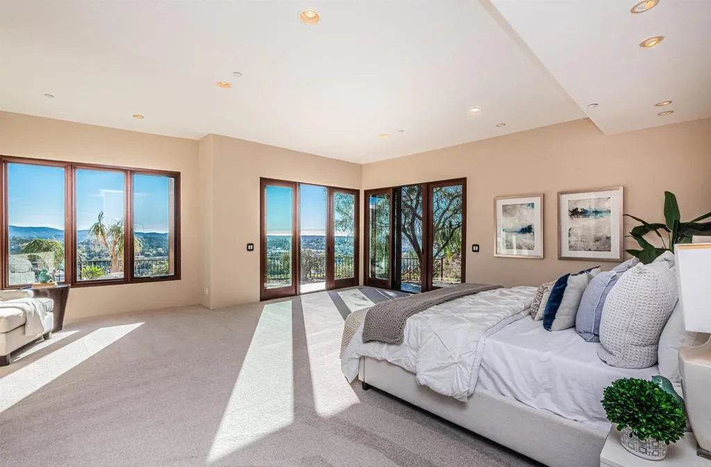 2362 Edgehill Road, Vista, CA, 92084