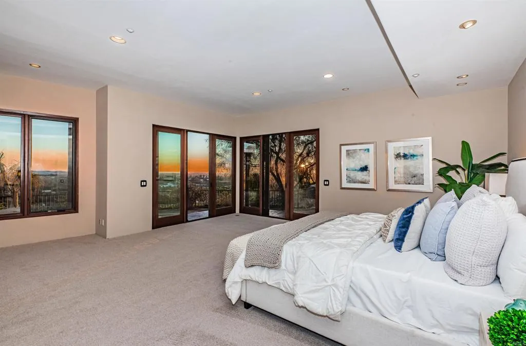 2362 Edgehill Road, Vista, CA, 92084