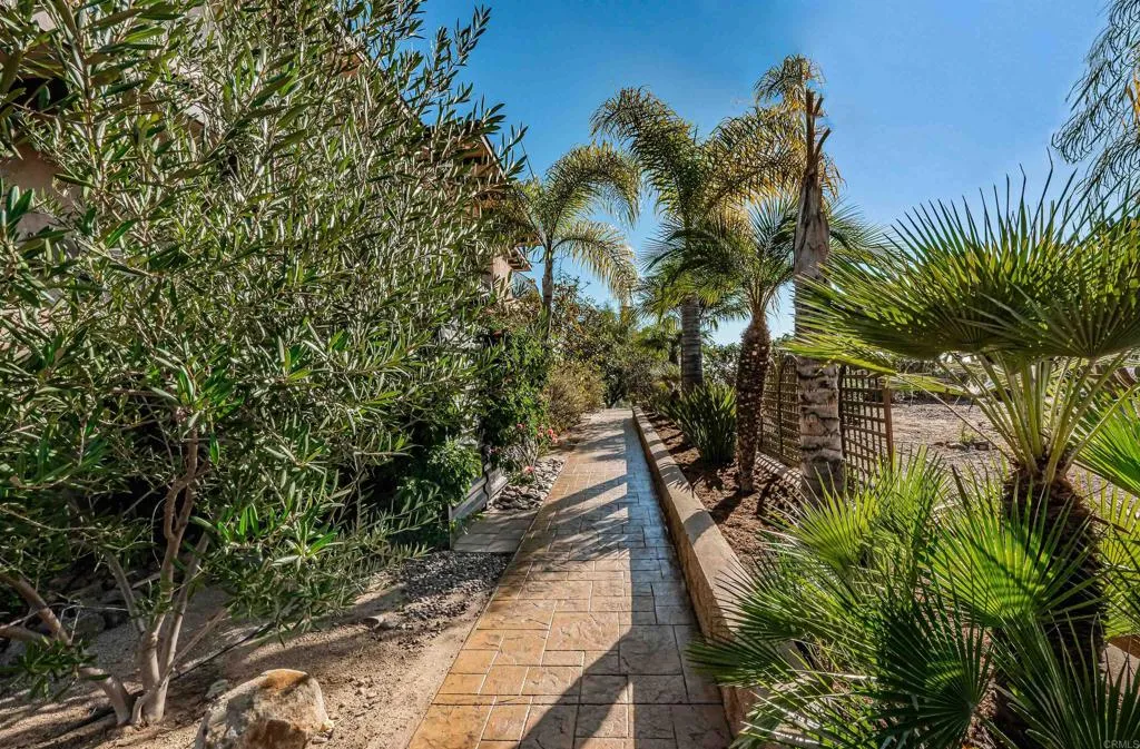 2362 Edgehill Road, Vista, CA, 92084
