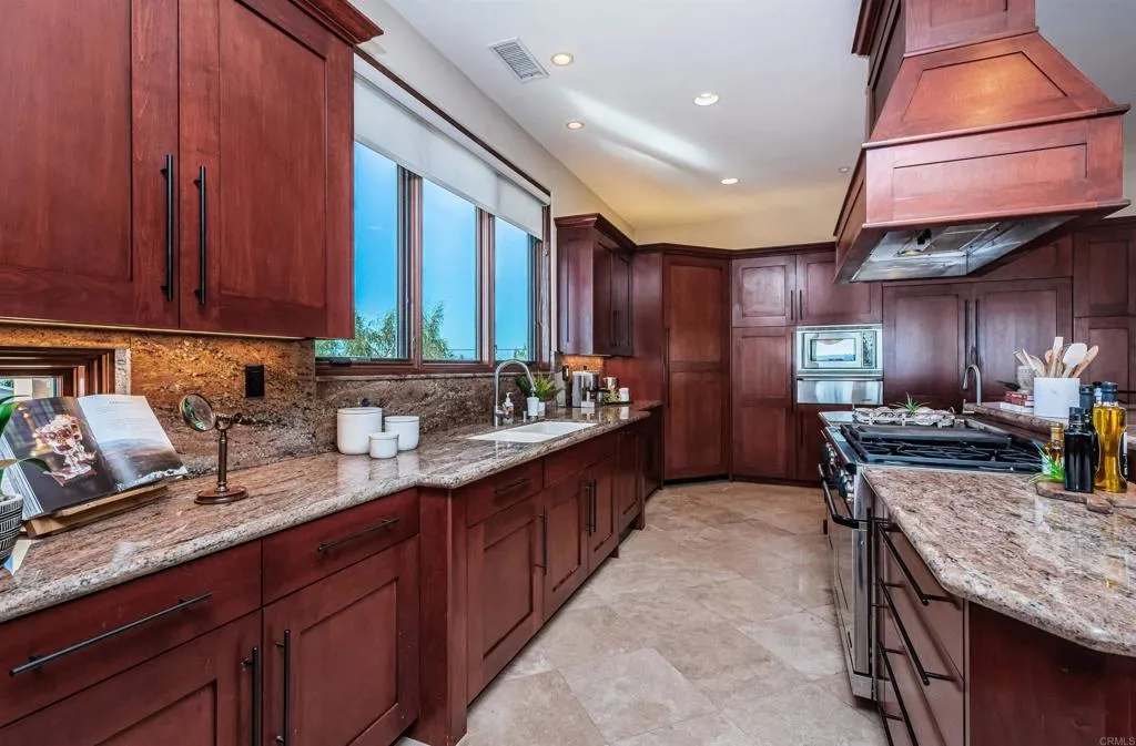 2362 Edgehill Road, Vista, CA, 92084