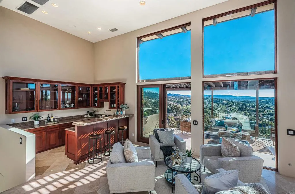 2362 Edgehill Road, Vista, CA, 92084