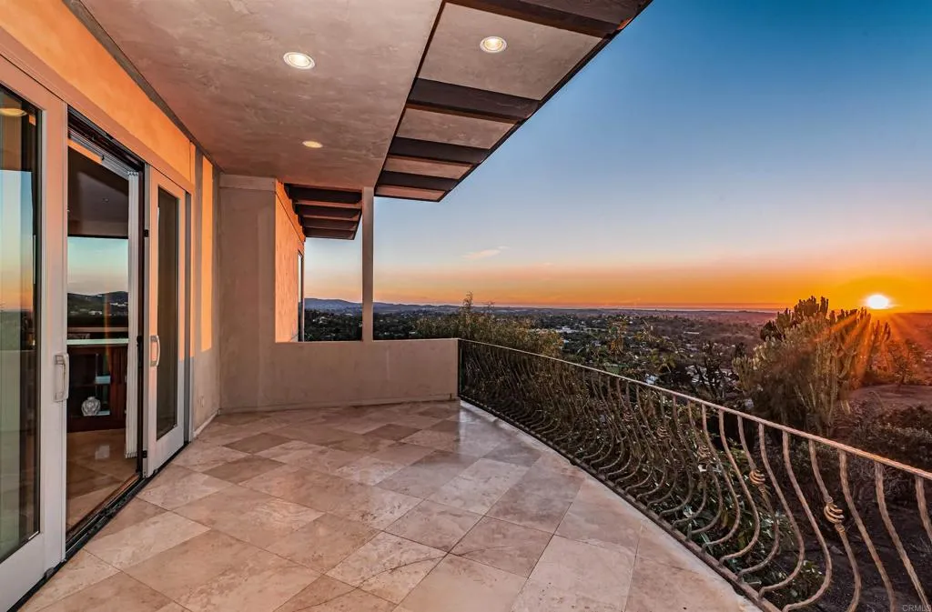2362 Edgehill Road, Vista, CA, 92084