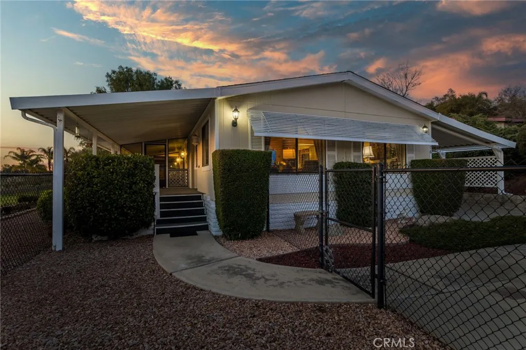 https://cdn.realtyfeed.com/cdn/127/306364000/1fb3ec962510e4da0d2e4cff4a759802.webp