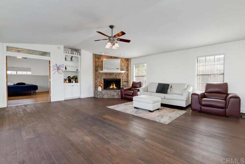 https://cdn.realtyfeed.com/cdn/127/306364189/5939edb50f4be84d9068d8a9dfcee770.webp