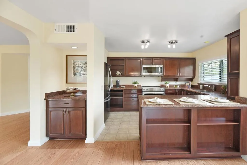 Photo #6: NDP2501415 Listing 