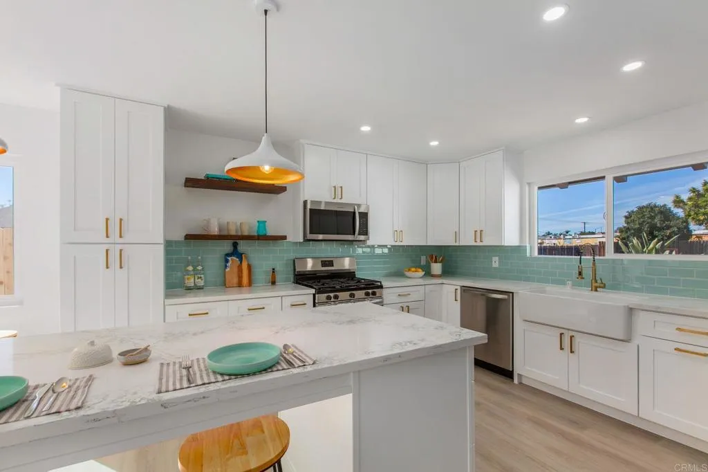 https://cdn.realtyfeed.com/cdn/127/306364353/8b0d5c9c3873e814e2a15dfa69b82153.webp