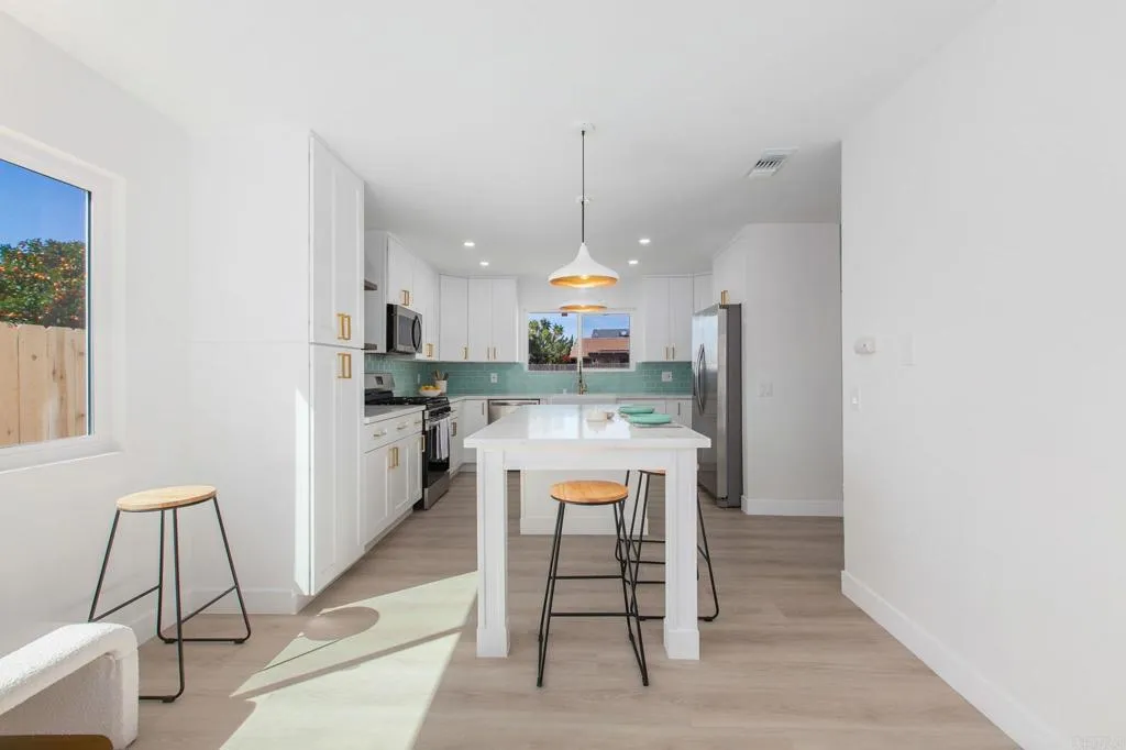 https://cdn.realtyfeed.com/cdn/127/306364353/9ad7e9126722da0602a5df453a9329e7.webp