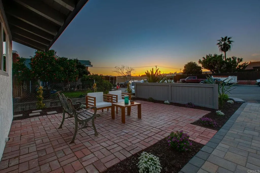 https://cdn.realtyfeed.com/cdn/127/306364353/ca456329ab74250470f44fd3044a39c7.webp