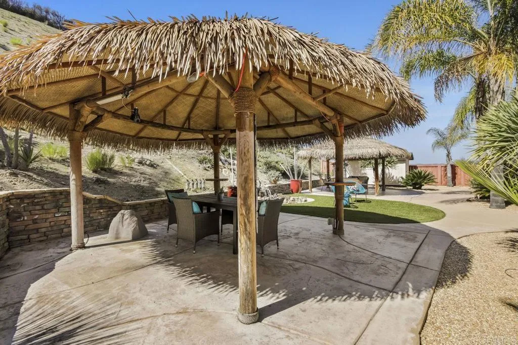 https://cdn.realtyfeed.com/cdn/127/306364405/392f740dd8e1aa8c480cafa8dd8bc50d.webp